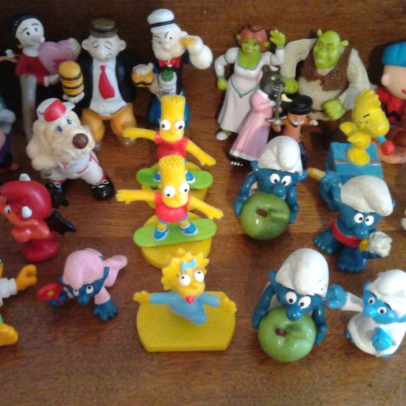 Lot of 33 Mixed Figurine Toys - Picture 6 of 9